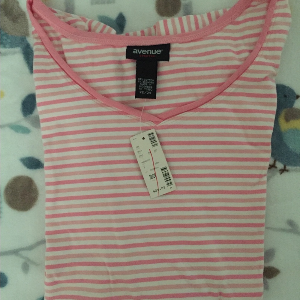 Cute pink striped top Avenue 22-24 NEW soft